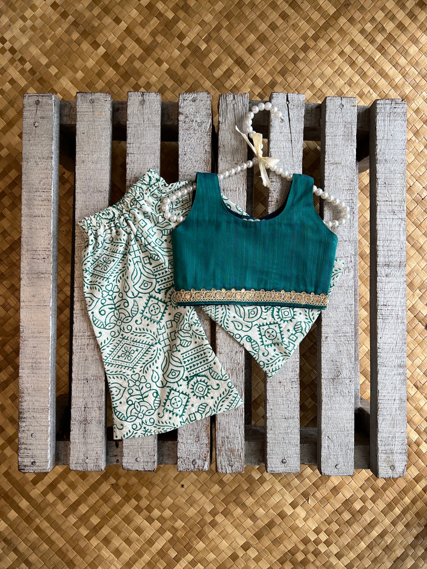Samyuktha - Dual Tone Green